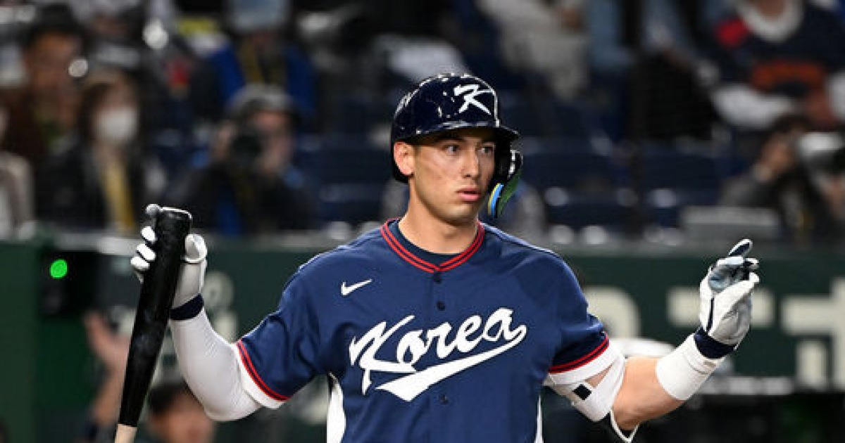 한국, 일본에 6-8 패배...불펜진 무너지며 역전 실패