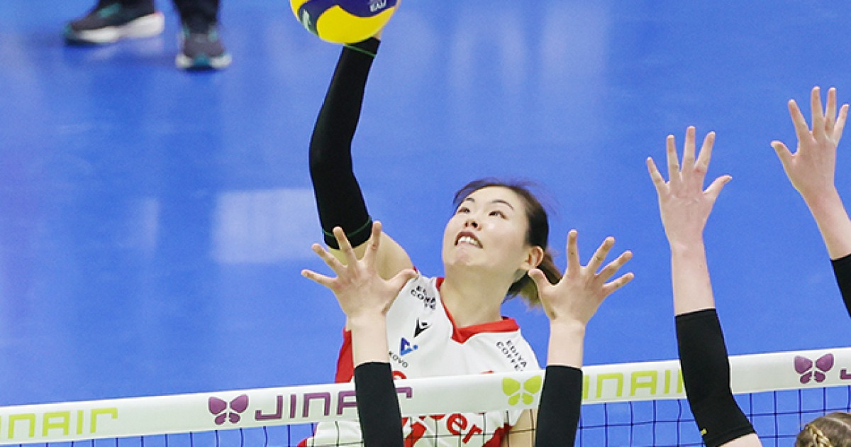 페퍼저축은행 시마무라 "35세에도 도전할 수 있어 감사…남은 경기 전력 다할 것"