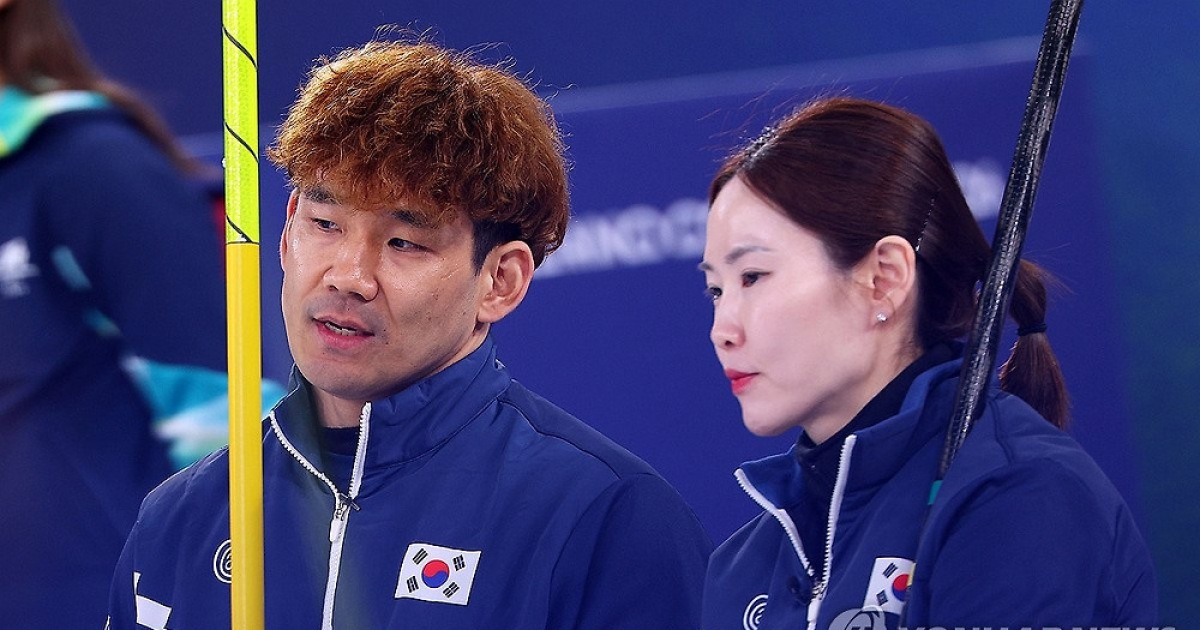 [패럴림픽] 휠체어컬링 백혜진-이용석, 미국 10-1 대파…4강 청신호