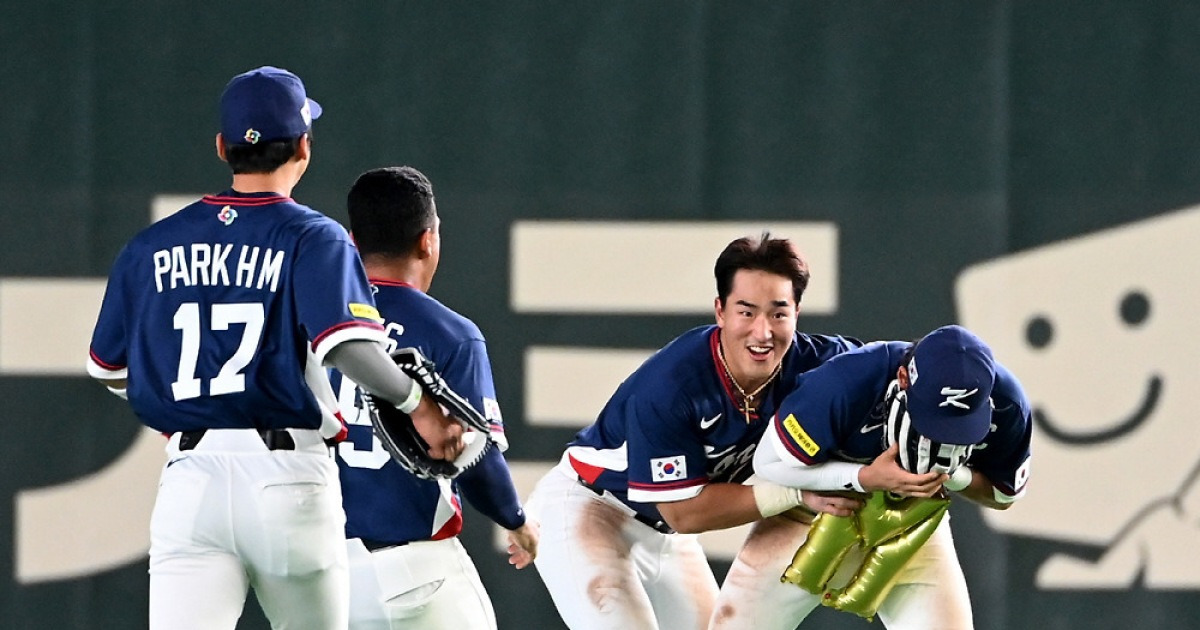 한국 야구 대표팀, 17년 만에 WBC 8강 진출... 드라마틱한 경기로 팬들의 마음 사로잡다
