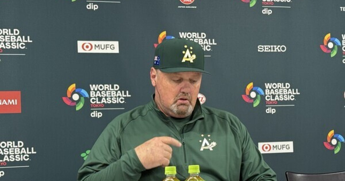 '도쿄의 기적' 희생양 된 호주 감독 "아직 더 성장해야"