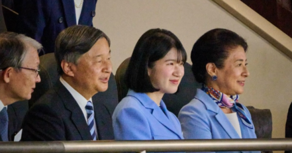 "오타니도 관중석 향해 목례"…60년 만에 야구장 찾은 일왕 일가 [WBC]