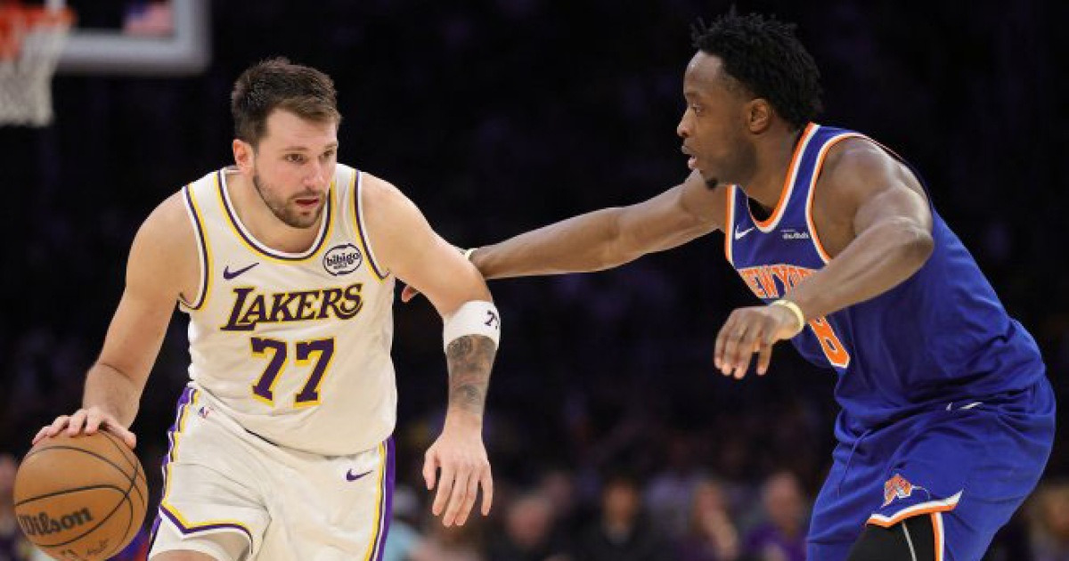 르브론 없어도 문제없다! ‘돈치치 35점 폭발’ 레이커스, 닉스 110-97 제압···“우린 더 좋은 팀이 되고 있다”