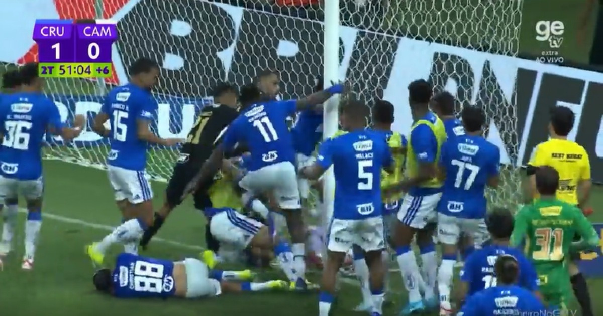브라질 프로축구, 역대급 난투극으로 23명 퇴장