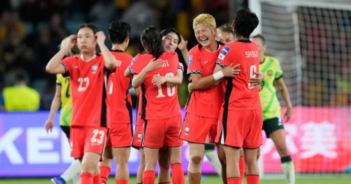 韓 여자축구 대형 사고! 세계 8강 누르고 A조 1위!…월드컵 본선행 성큼→올림픽 최종예선 티켓까지 품었다