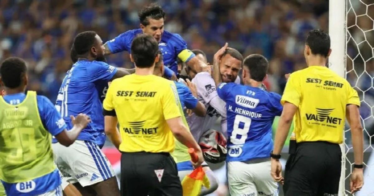 브라질 프로축구서 집단 난투극... 총 23명 퇴장