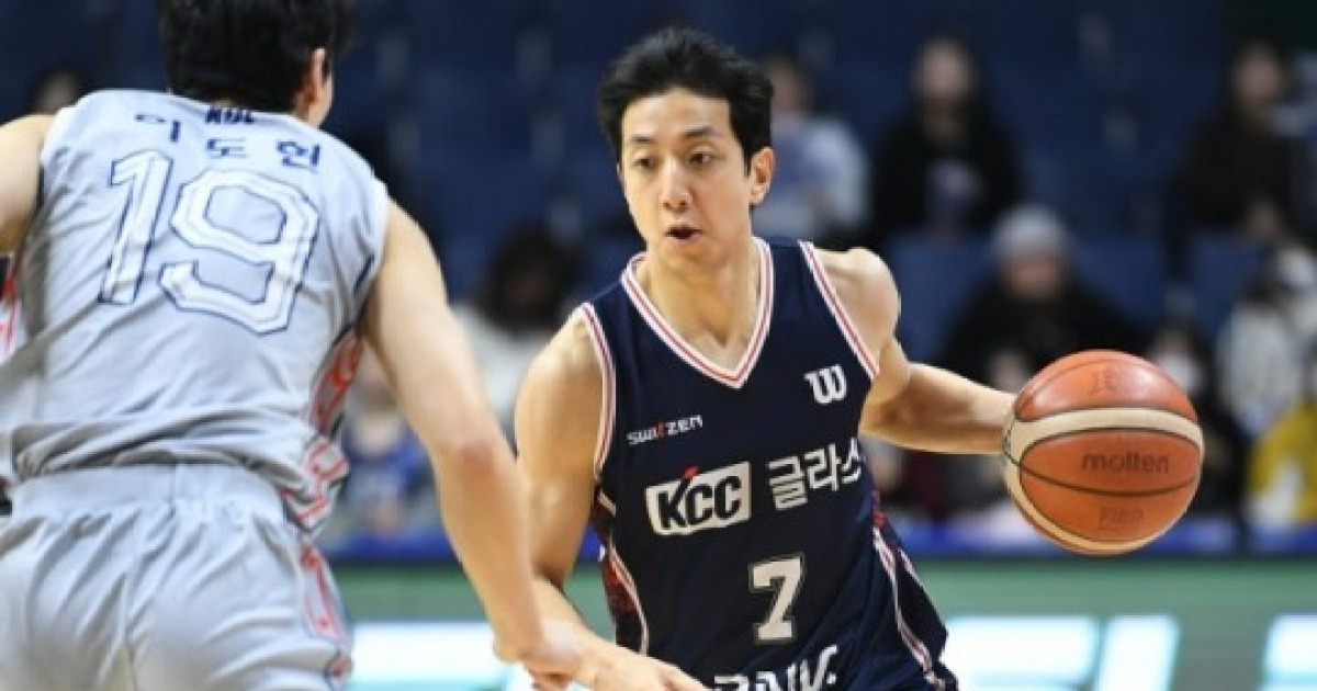 '허훈 25점 폭발' KCC, 모비스에 90-89 '아슬아슬' 신승…3연승으로 6강 굳히기 가속 페달