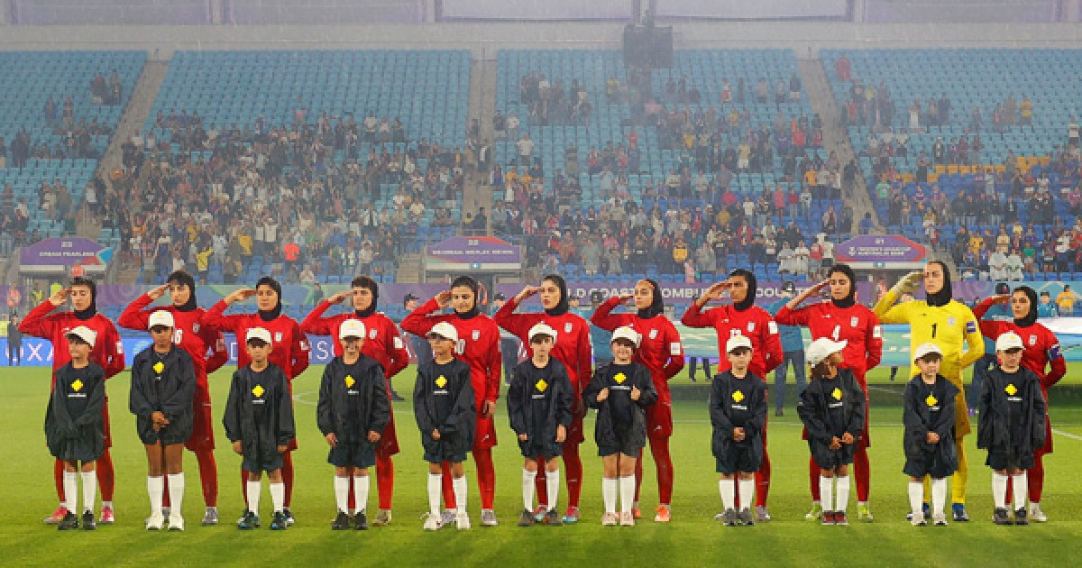 이란 여자축구 대표팀, 망명 신청으로 물려있는 상황