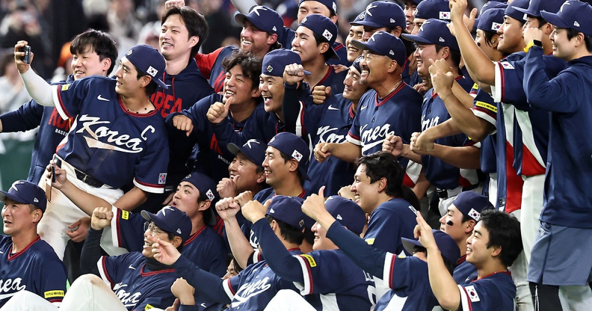 '도쿄의 기적' 한국 야구, 17년만에 WBC 8강행