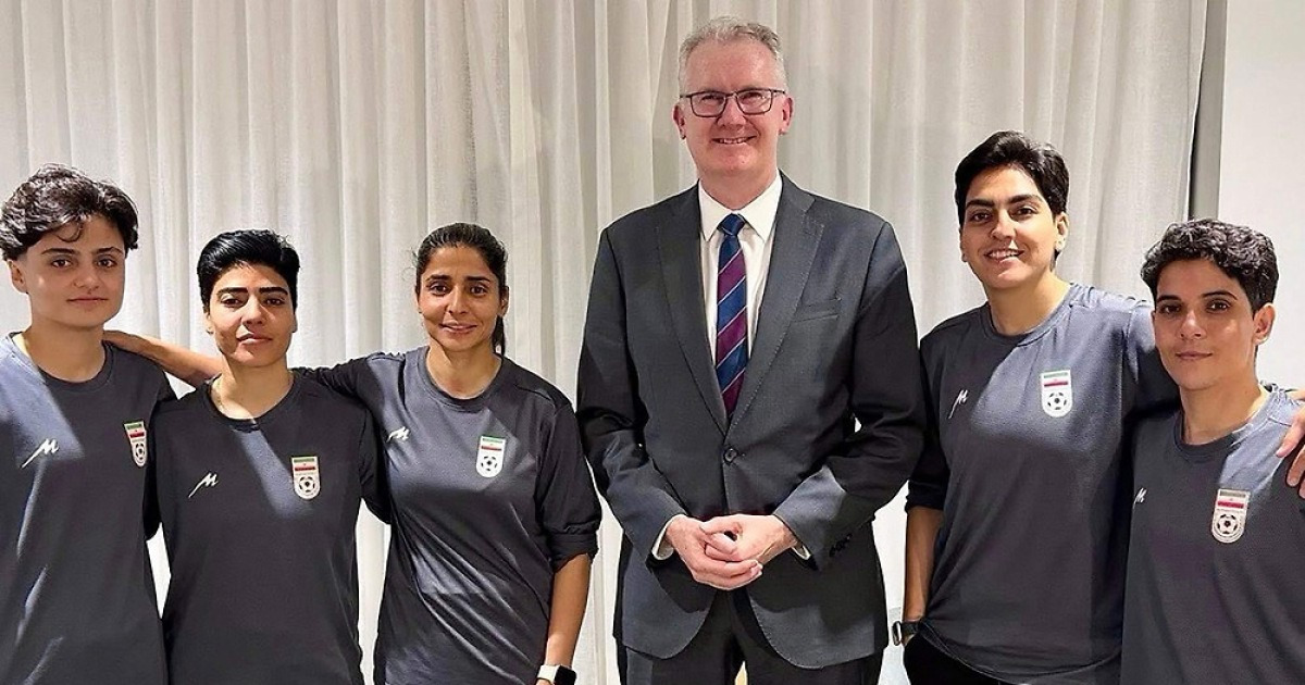 호주, '국가 제창 침묵' 이란 여자축구대표 5명 망명 허용(종합)