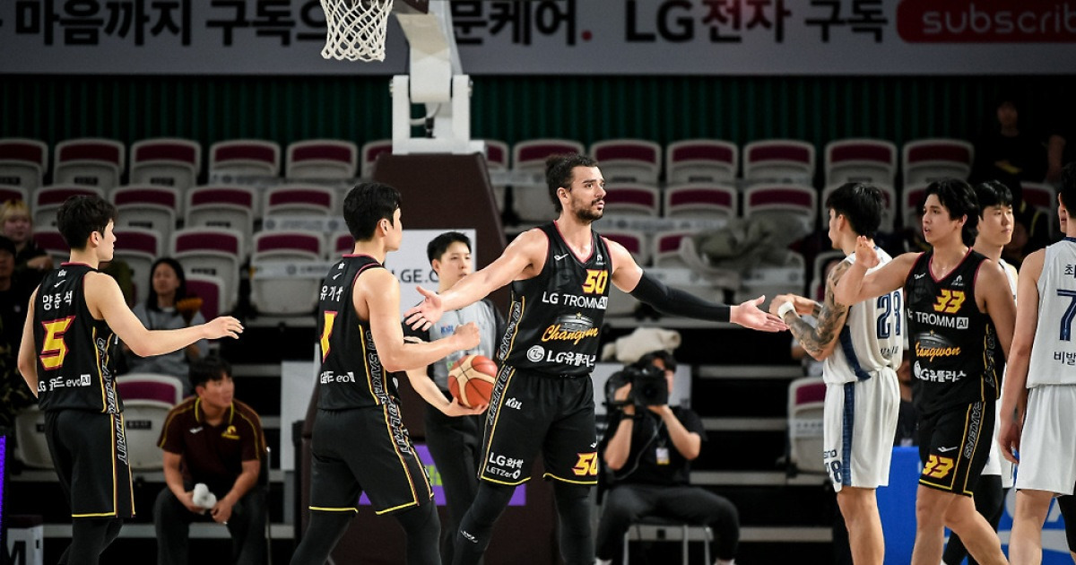 LG-소노 절체절명 승부처. 비디오 판독의 희비. 최승욱의 마레이 컨택트 NO 파울. KBL "볼을 최초 터치 이후 부수적 접촉. 정심이다"