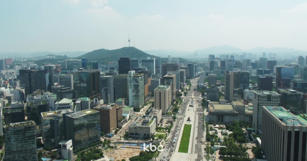 공공기관 직원 74.8% "지방 이전 반대"...업무 집중성·삶의 질 악화 우려