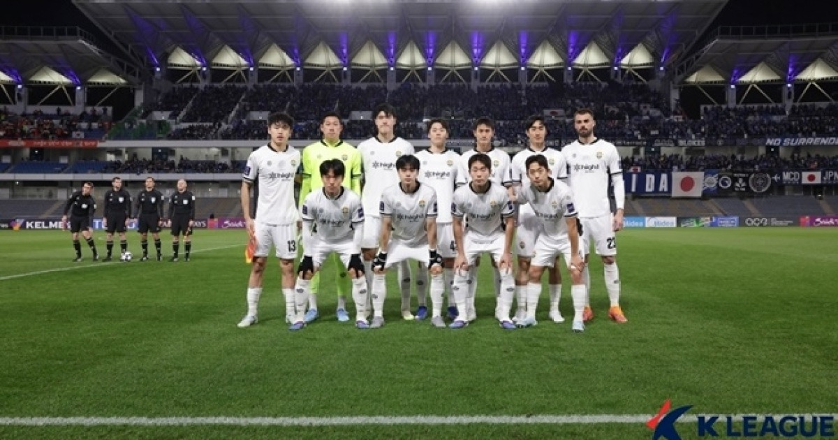 ‘16강 탈락’ 담대했던 강원FC의 첫 아시아 무대… 정경호 감독과 젊은 선수단이 보여준 ‘도전자 정신’