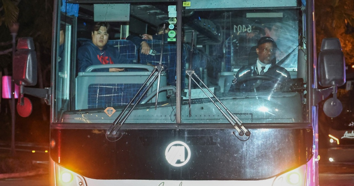 와! 한국 야구, '드디어' 마이애미 도착했다!…"피로 최소화하도록 배려했어" 일본도 주목 [WBC]