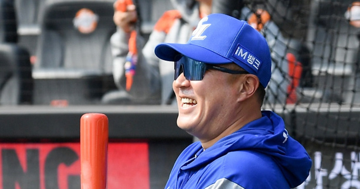 '10년 만에 친정 복귀' 최형우, 대전서 밝은 미소...한화 왕옌청 상대 시범경기 출격[대전현장]