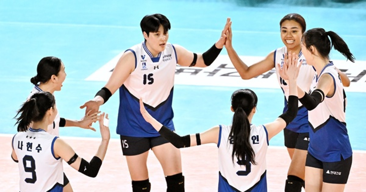 '두 자릿수 득점만 4명' 현대건설, 카리 빠져도 정관장 3-1 제압…선두 경쟁 유지