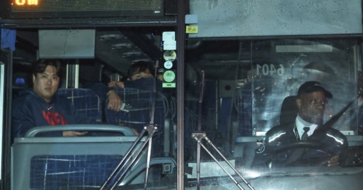 한국이 너무 불리하네! 12시간 이동→13시간 시차→야구장 적응 '딱 하루'…삼중고 韓 '기울어진 운동장'서 격돌? 美 입성 첫 날, 대학교서 훈련 [WBC]