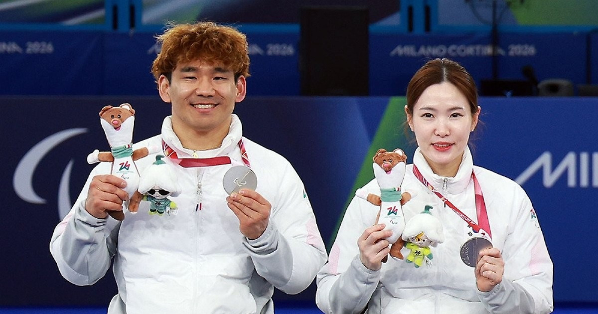 [패럴림픽] 휠체어컬링 믹스더블, 연장 혈투 끝에 은메달…16년 만의 쾌거