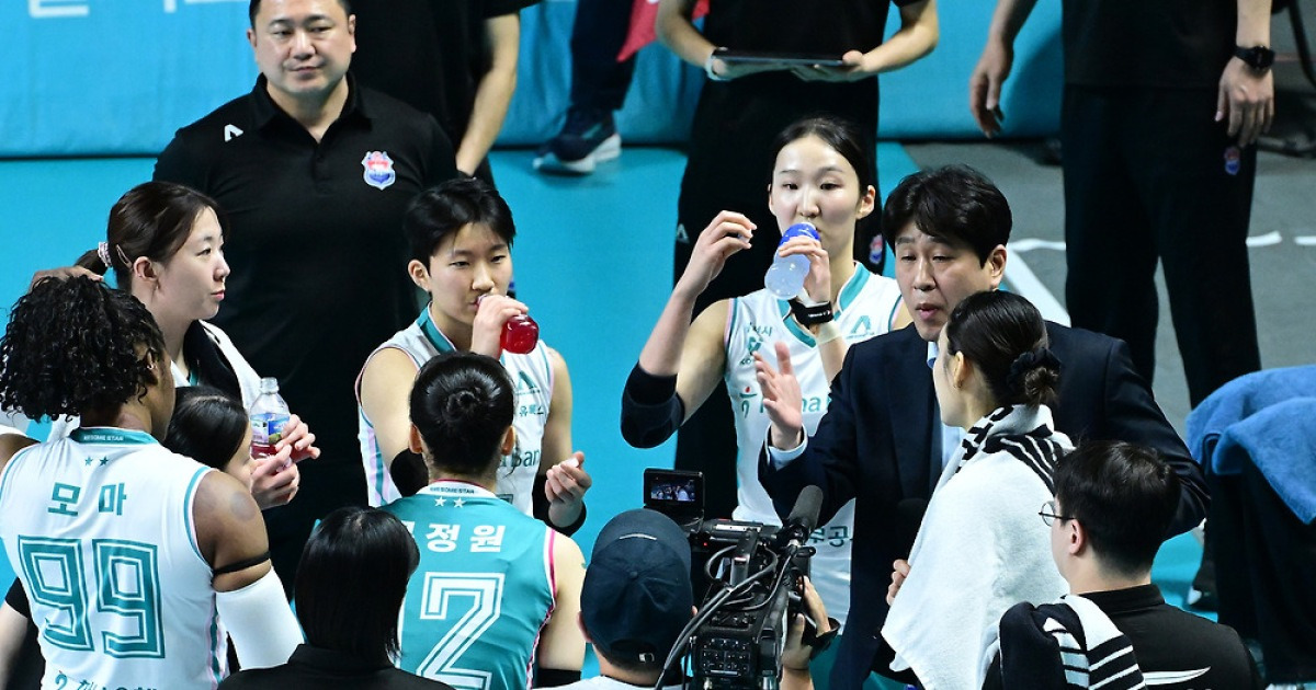 도로공사, 오늘 이기면 챔프전 직행 티켓 잡는다…3위 흥국과 일전