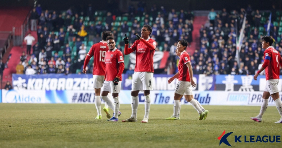 '스틸야드를 요새로 만들 시간' 포항, 초반 분수령 될 홈 8연전 스타트...관건은 '중원+수비 호흡'