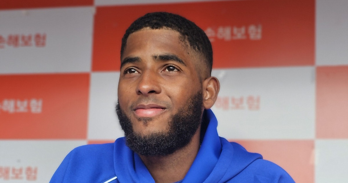 '도미니칸' 디아즈의 경고 "류현진은 까다로운 벽, 최강 타선도 헤맬 수 있다"