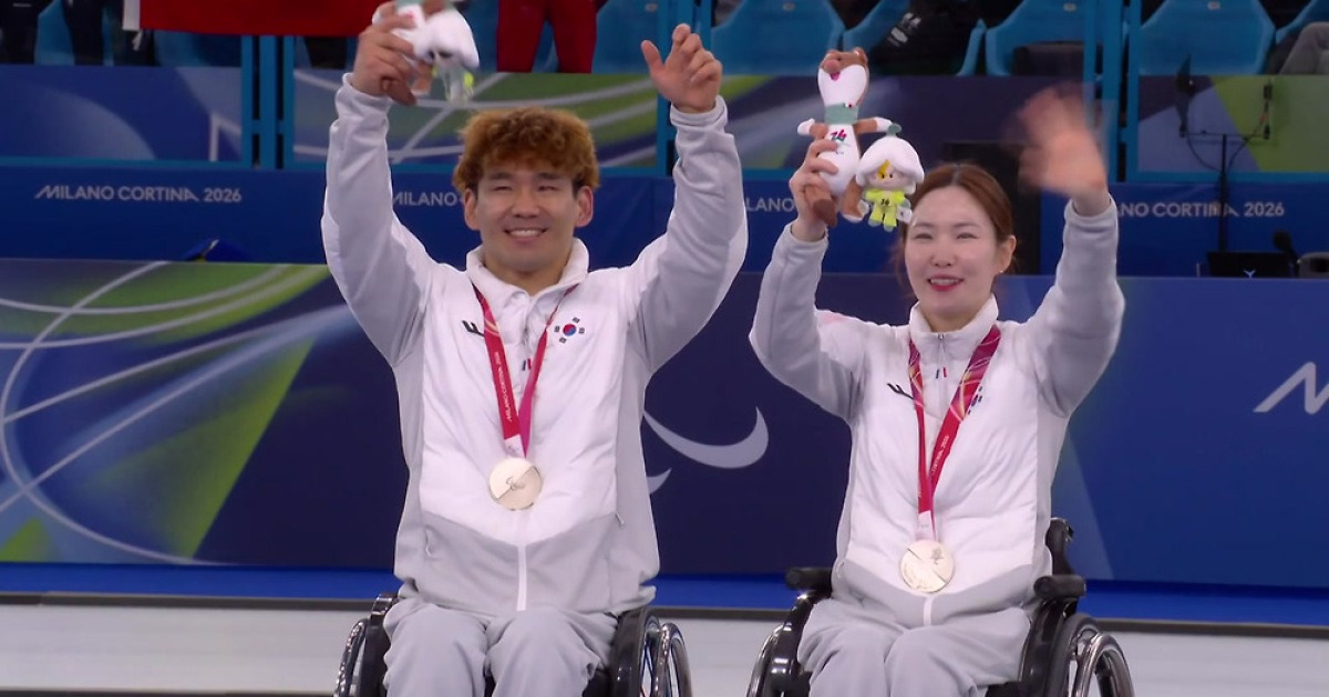 휠체어컬링 믹스더블, 연장 끝에 은메달...16년 만의 쾌거