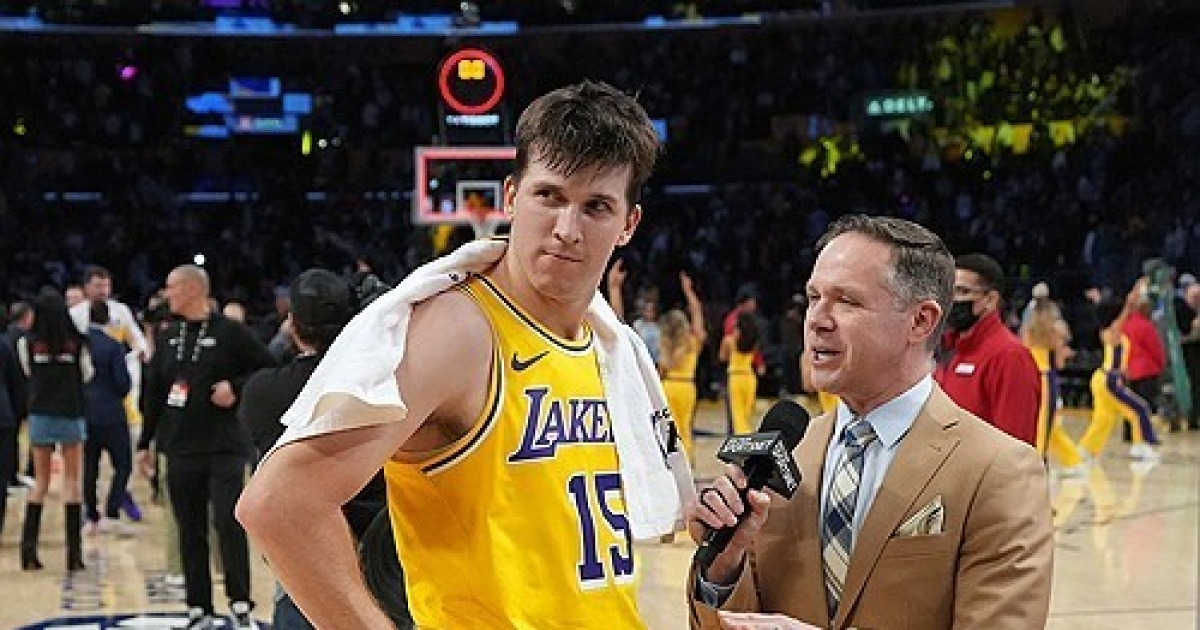 '이거 맞아?' 리브스에 최대 3480억... 레이커스 팬들의 반응이 엇갈리는 이유