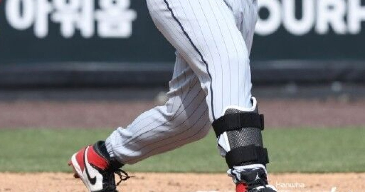 '몬스터월 넘겼다' 100억 주고 데려온 강백호 드디어 터졌다, 한화 이적 후 첫 홈런 폭발 [MD대전]