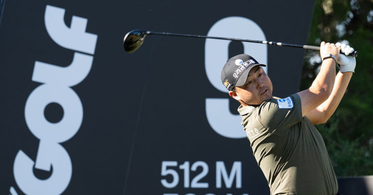 이태훈, LIV골프 싱가포르 대회 2R 공동 2위…선두와 3타 차