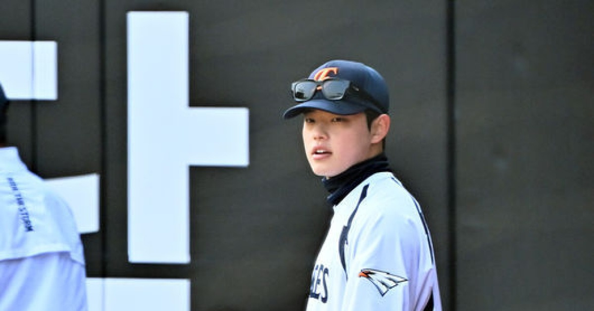 '155km 던졌는데' 문동주, WBC 불발 당연했나…김경문 감독 "내용 만족스럽지 않아, 그래도 팀에 도움 되는 과정" [오!쎈 대전]