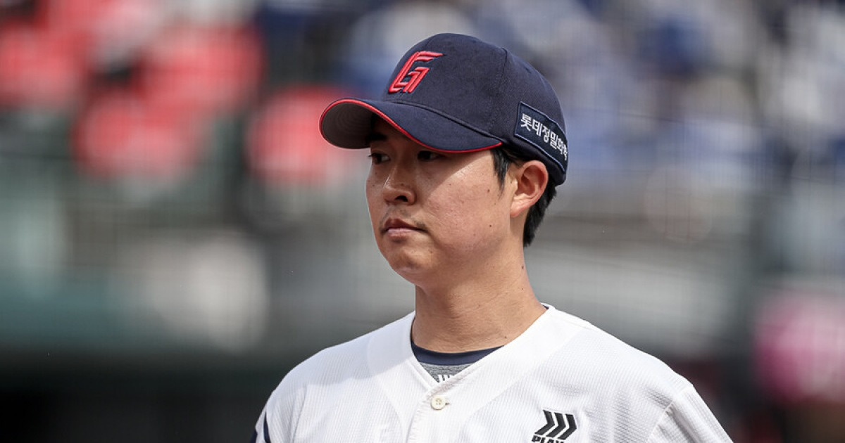 "확신 안 선다"고 할 만했네…150km 찍었지만 볼넷+폭투 흔들, 롯데 日 파이어볼러 어떡하나