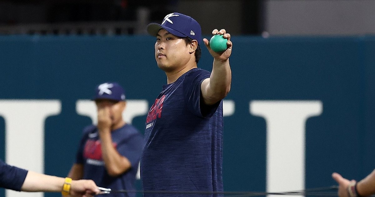 "류현진이 선발? 마이애미 사는 우리 할머니, 홈런 타구에 공 맞겠네"…해외 팬들 선 넘는 조롱 논란→한국 이 정도 약팀 아닌데 [WBC]