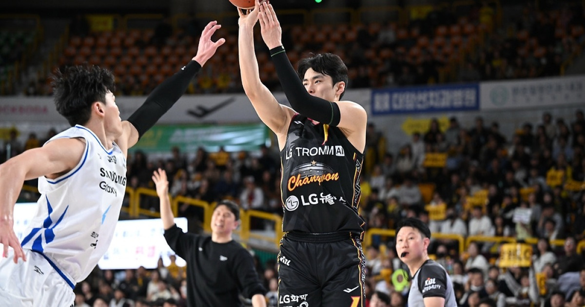 유기상·양준석 44점 합작…프로농구 선두 LG, 2연패 탈출