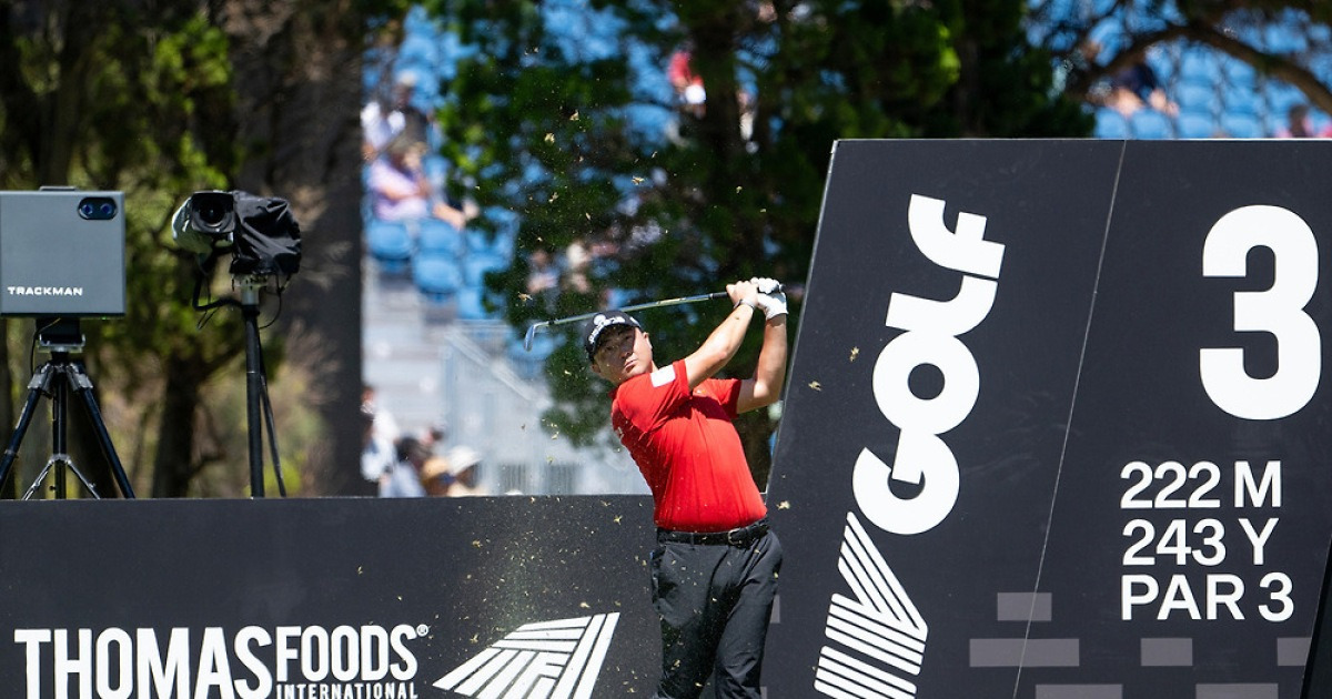 '캐나다 교포' 이태훈, LIV 골프 싱가포르 대회 3R 공동 3위