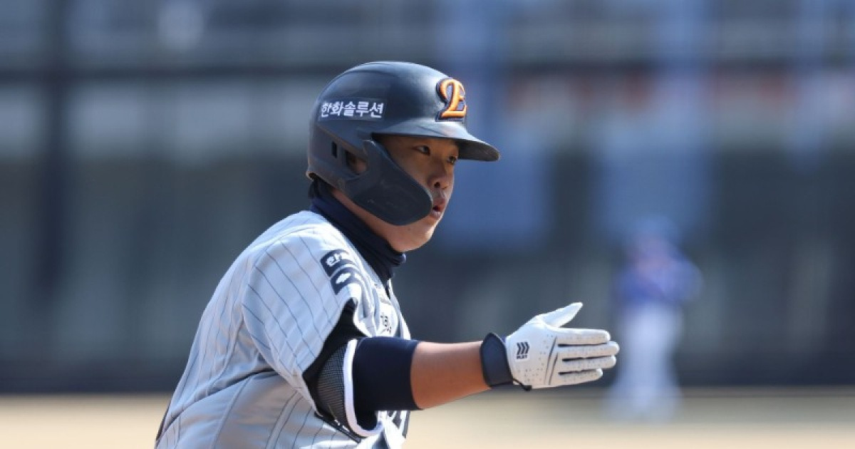 '화제의 이적생' 강백호·김재환, 시범경기서 나란히 '손맛'