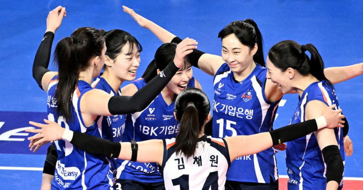 IBK기업은행, GS칼텍스 완파…남녀배구, 4위 경쟁 '안갯속'(종합)