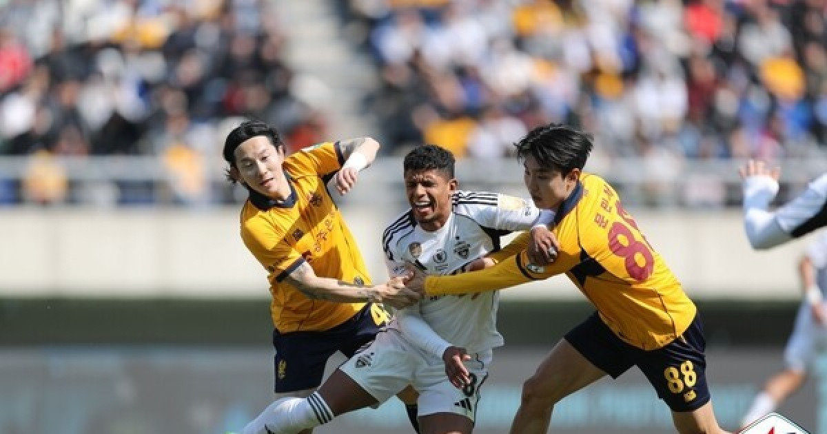 [K리그1 3R] 전북 무승 늪에 빠트린 광주, 0-0 무승부로 홈 5연속 무패 행진