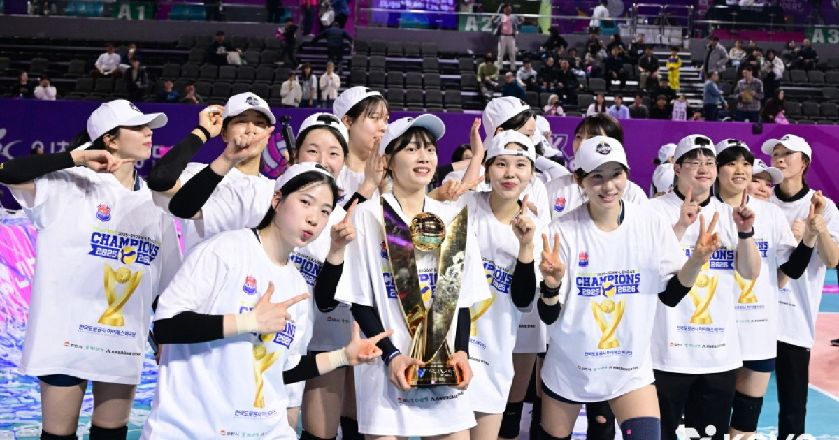 도로공사 8년 만에 정규리그 1위 확정…강소휘 18득점 활약, 챔피언결정전 직행