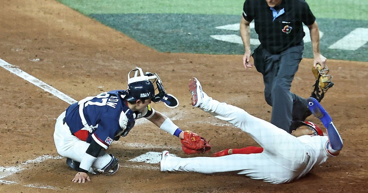 '송구 먼저 왔는데' 박동원 통한의 태그 실패, 염경엽 감독 어떻게 봤나 "슬라이딩 발전하면, 대처 방법도 바뀌어야…단기전은 디테일" [부산 현장]