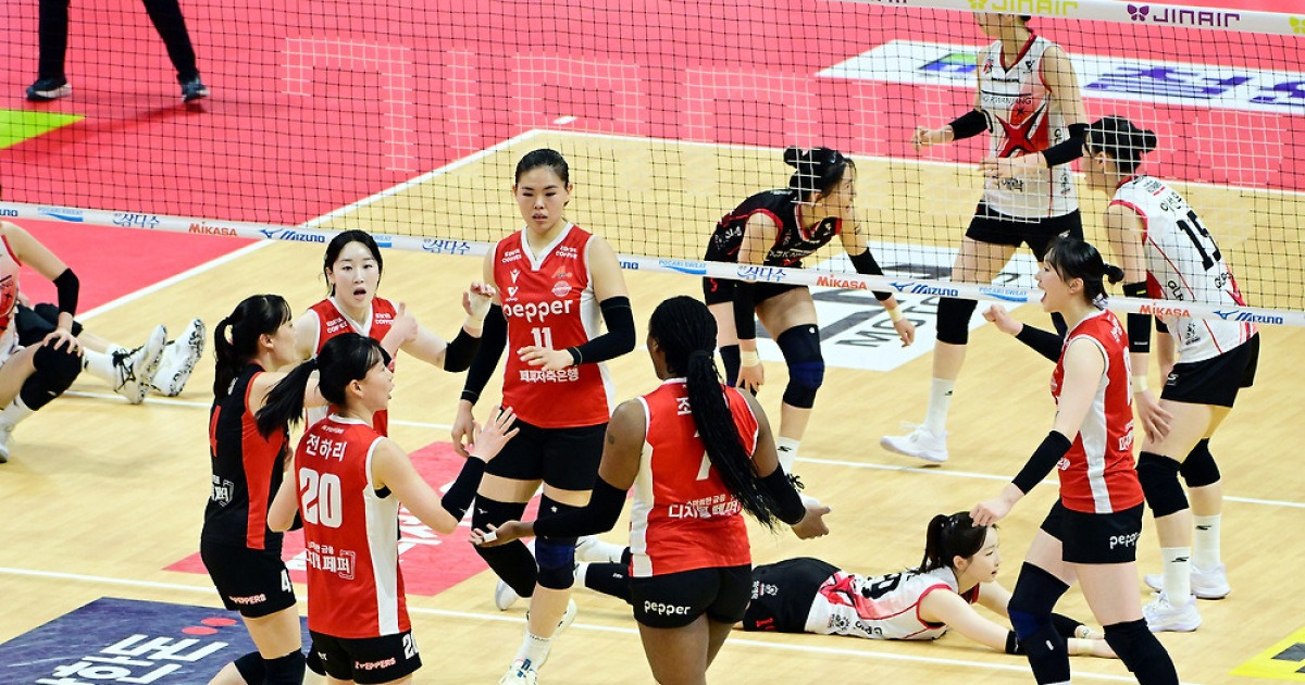 여자배구 페퍼저축은행, 정관장 3-1 제압…창단 최다 16승으로 마무리