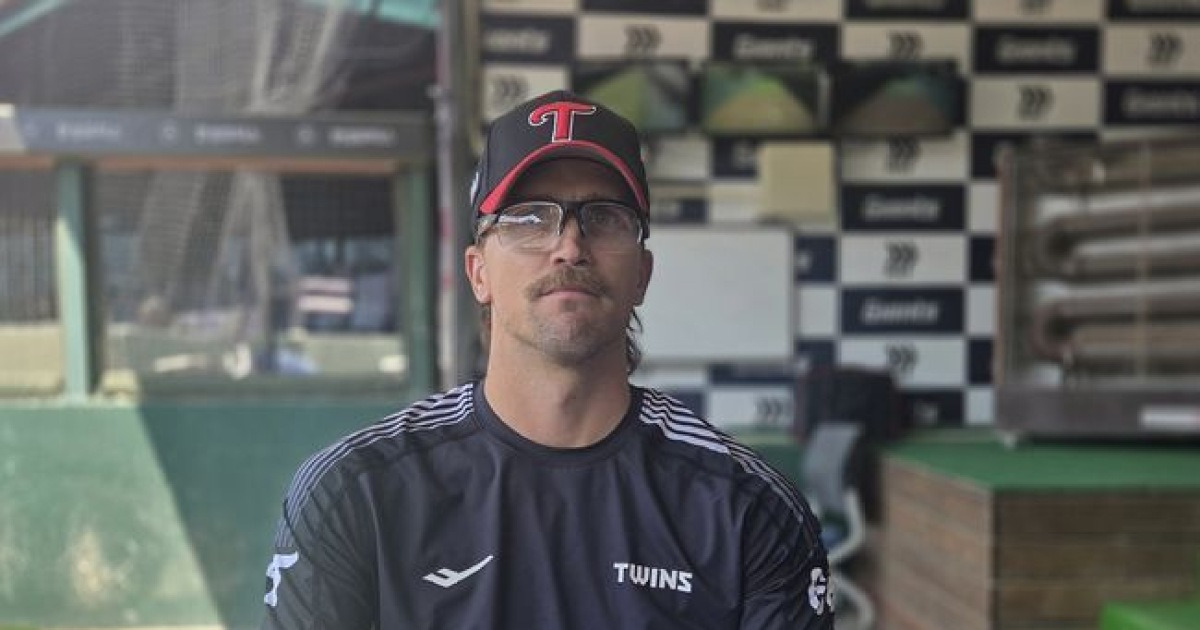 “불펜포수가 제일 많이 놀리더라” 문보경에 홈런 맞고 8강 탈락 LG 웰스, “문보경이 LG에서 홈런 많이 쳐줬으면” [오!쎈 인터뷰]