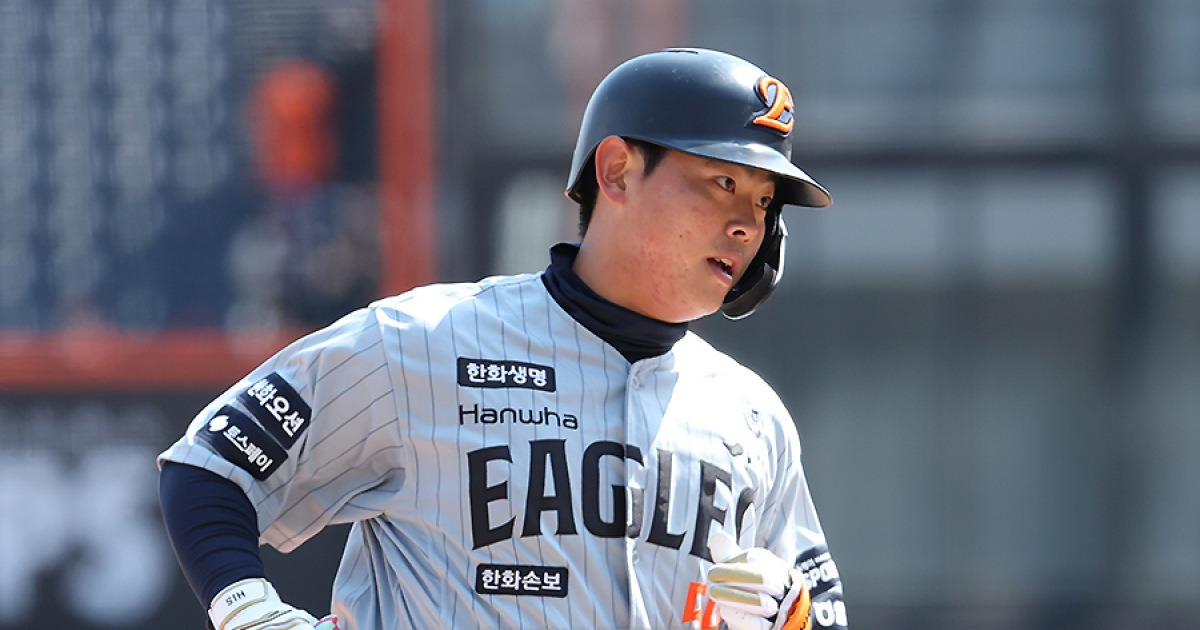 '4연타석 홈런' 한화 거포 포수 유망주 올해는 일낸다…벌써 시범경기 홈런→홈런 작렬