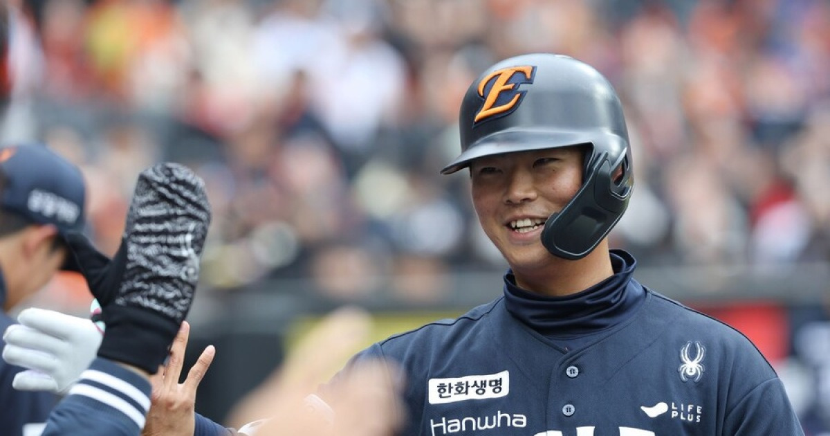 '허인서 홈런 2방 터졌다' 한화, 문동주 156km 노히트 앞세워 SSG 8-0 완벽 제압 [대전 게임노트]