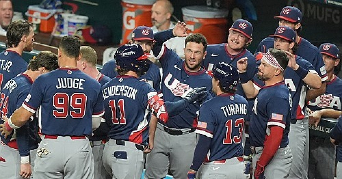 '한국 10-0 대파했는데' 도미니카, 와르르 무너졌다…미국, '51득점 폭발' 최강 타선 2-1로 잠재워→WBC 결승 선착