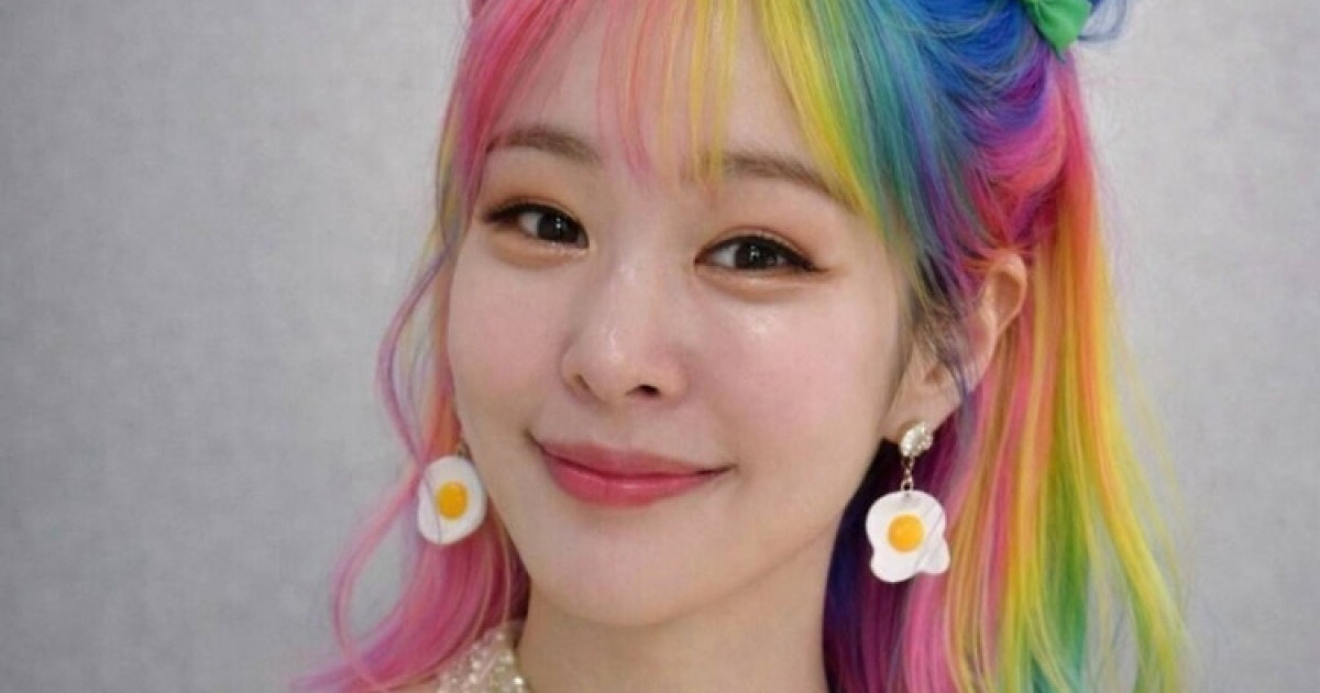 미자, 무지개색 헤어스타일 너무 파격적이네…