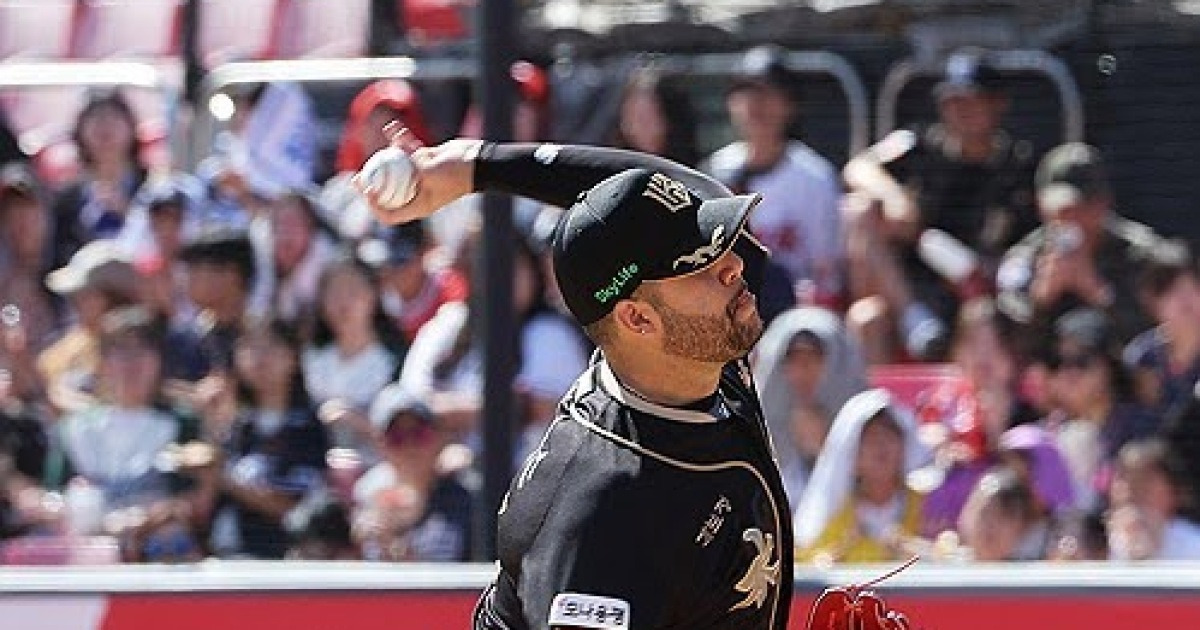 '이럴 줄 알았나' KT의 뼈아픈 방치…삼성은 헤이수스 '마이너 완전 강등' 기다리나