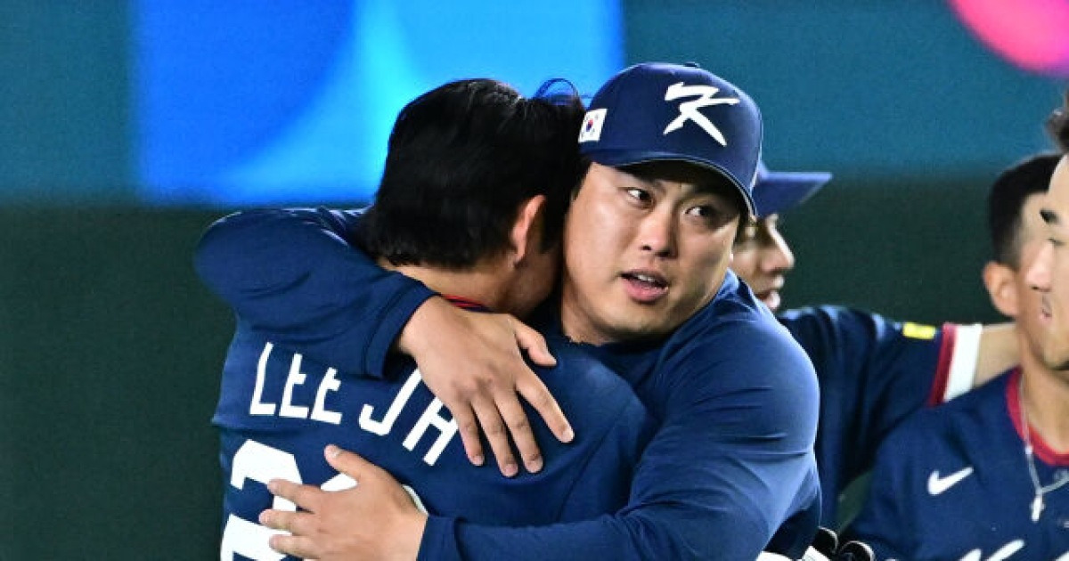 "정말 잘 던지더라" 천하의 류현진이 이렇게 부러워한 적 있나…괜히 사이영상 2위 아니네, 159km 좌완에 감탄하다