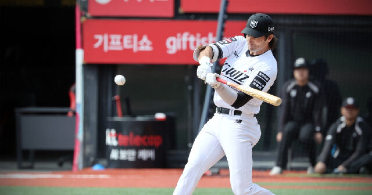 KT 6G 만에 시범경기 첫 승, LG 8-5 제압... 이재원 2홈런→오스틴 솔로포→송찬의 투런포 '쾅쾅쾅쾅' [MD수원]