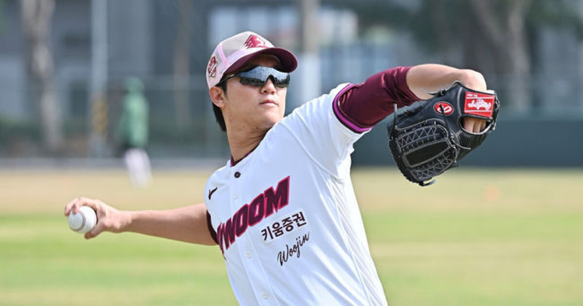 '160km' 건강한 안우진, WBC 던졌으면 8강 콜드게임도 없었을까…황당했던 벌칙 펑고 부상, 아직도 재활이라니