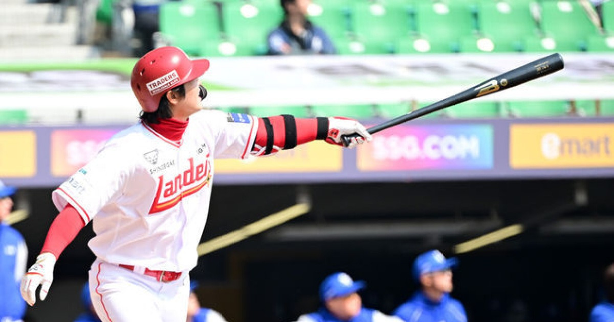 '최정·최지훈 첫 홈런+베니지아노 4이닝 6K 무실점' SSG, 삼성 8-4 격파…승률 5할 복귀 [인천 리뷰]